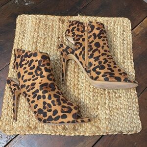Leopard Print Zippered Sides Women’s Stilettos Faux Suede - Like New Size 8.5